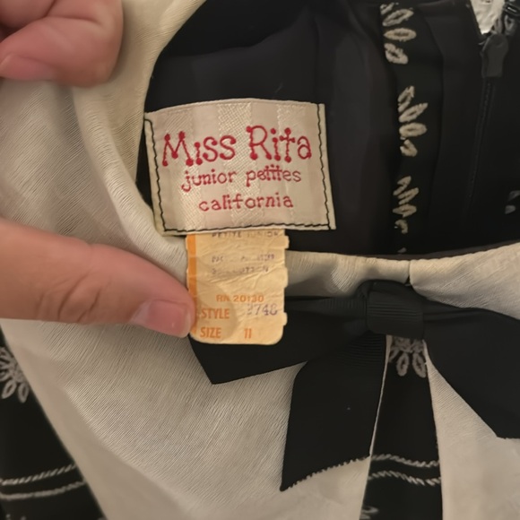 Vintage Dress - Picture 5 of 5